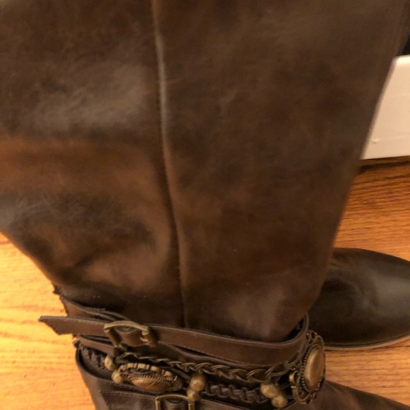 Brown Heeled Boots - Picture 2 of 6